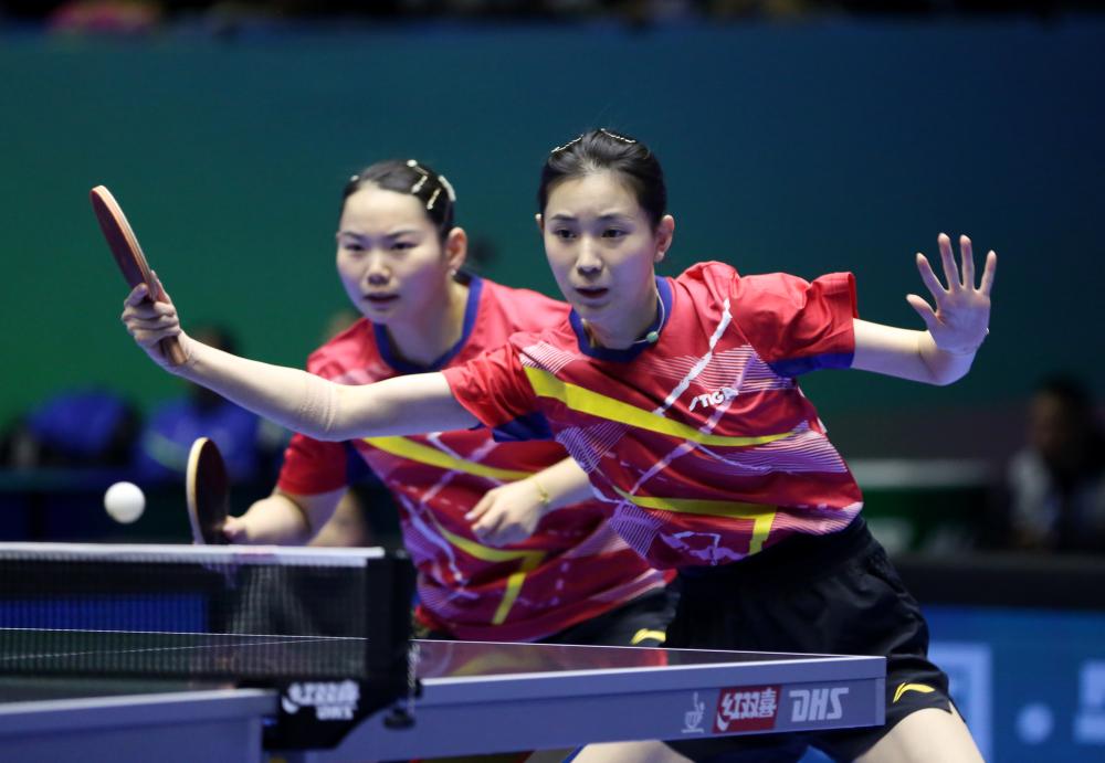 颗对足球炽 颗对足球炽